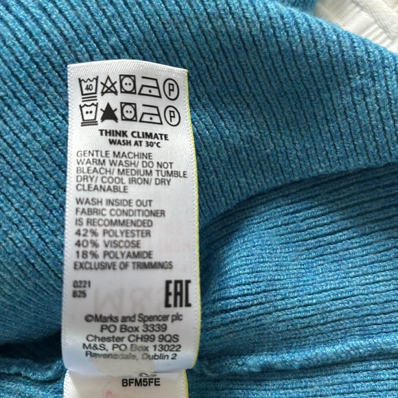 Marks and Spencer blue vneck sweater, size L. - Picture 6 of 6